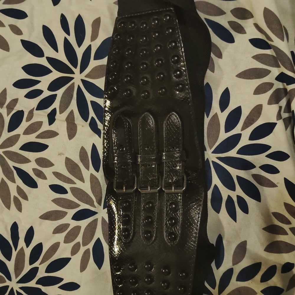 Black stretch belt